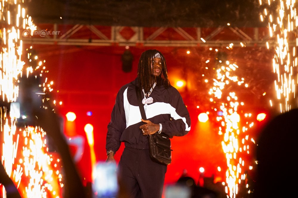 HIMRA at the stadium concert in Yopougon, with fireworks